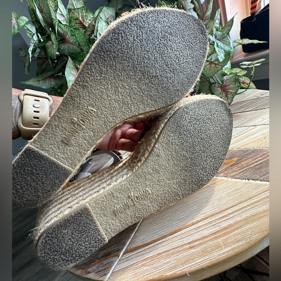 EUC Minnetonka Fringe Wedge Sandals - Picture 8 of 9